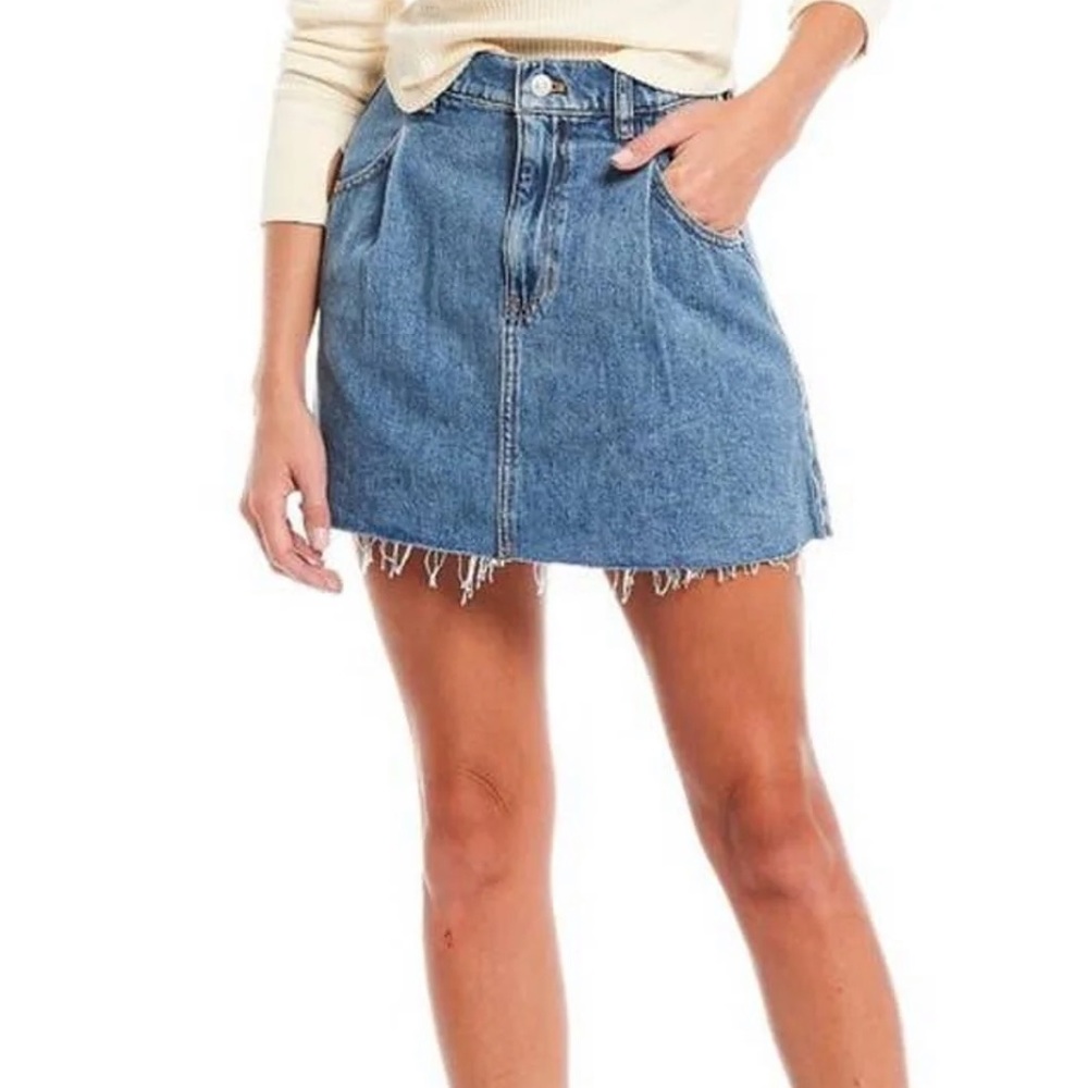 Free people Jean frayed mini skirt NWT